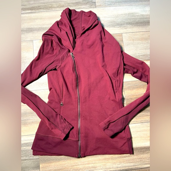 Lululemon Women Cute Sweater jacket- 8 - Picture 1 of 9